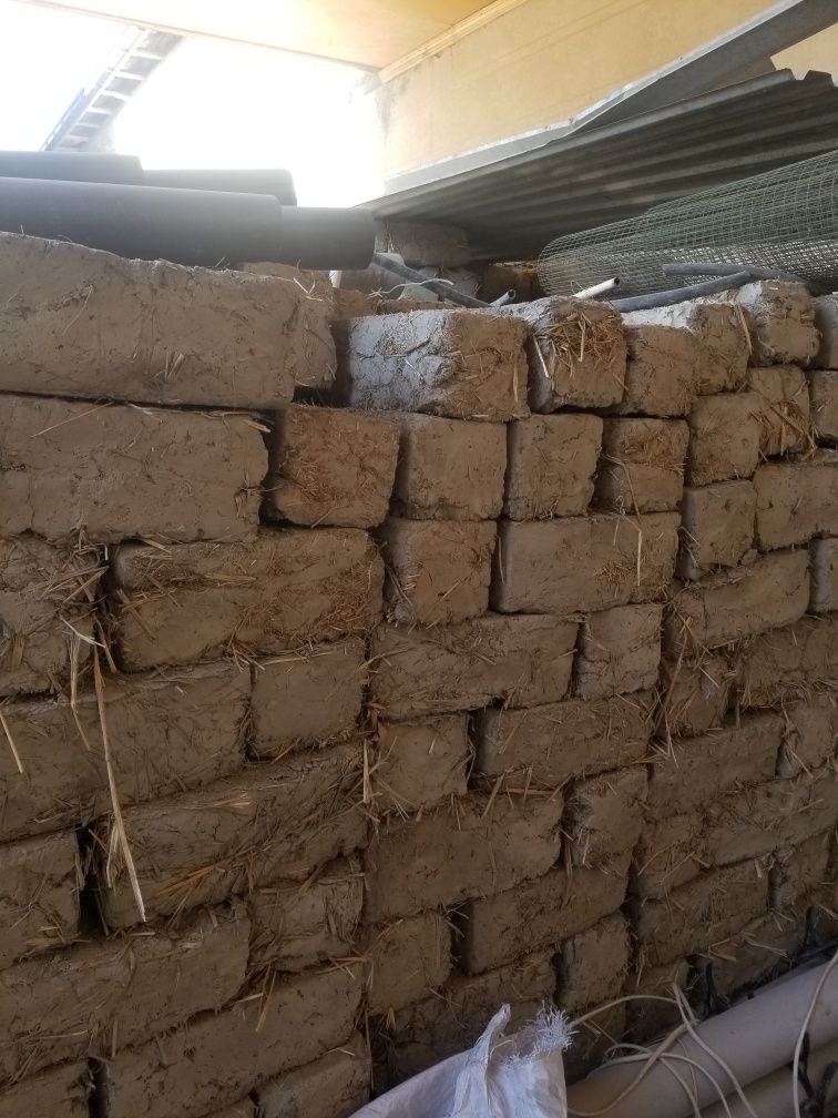 Stratilniy narsalar sotiladi