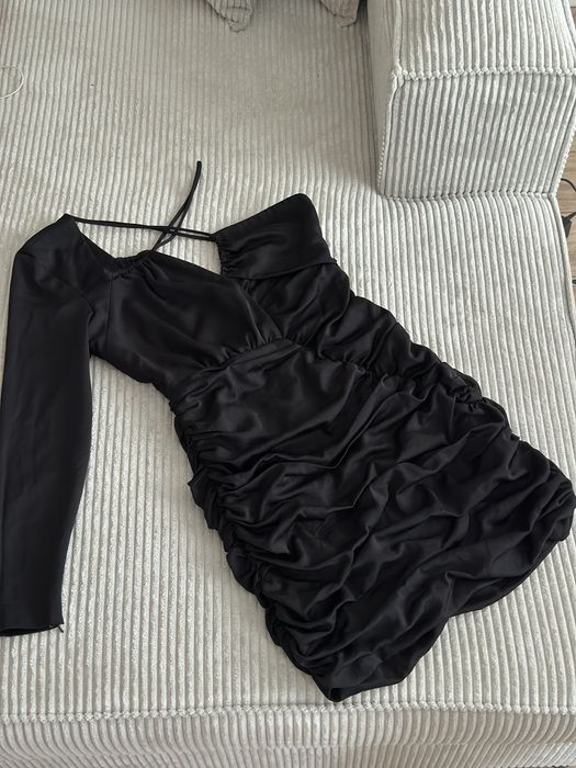 Черна рокля ZARA / коктейл, парти, нова година / без забележки