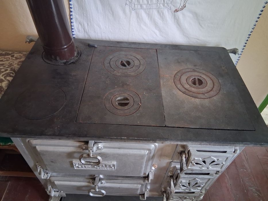 Печка на дърва с фурна взимане от място