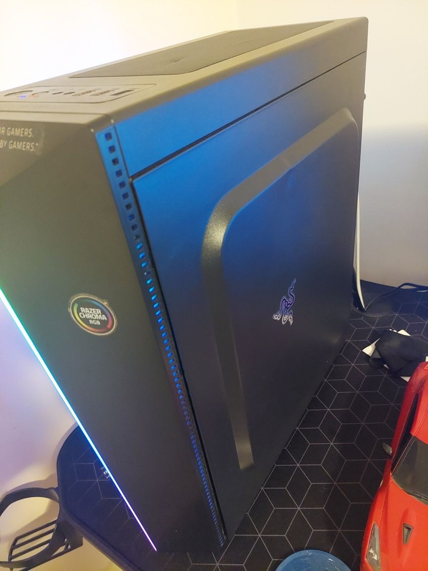 PC GAMING I5 10400F,3060TI,16 GB RAM,Z590 X +garanție pana înNoiembrie