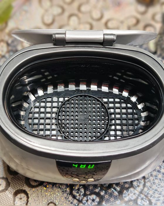 Aparat de curățat cu ultrasunete