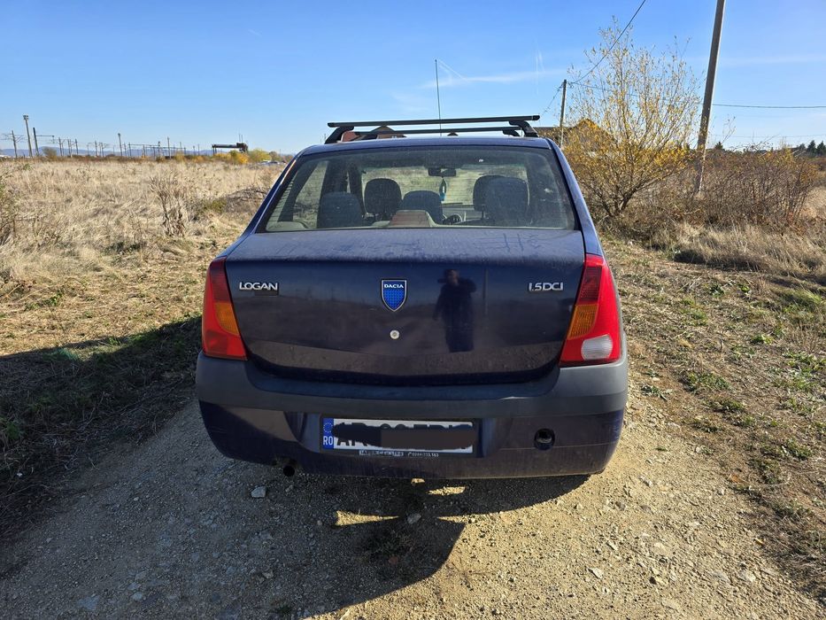 Vând Dacia Logan