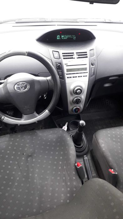 TOYOTA YARIS 2007 ,1450 euro urgent