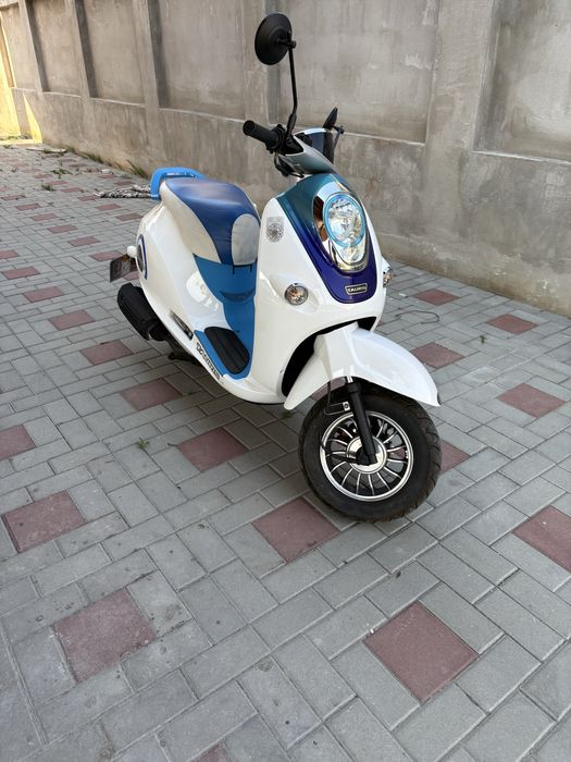 Scuter Tauris 125 cc