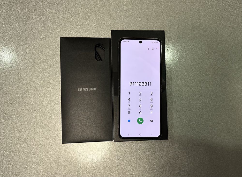 Galaxy Z flip 4 (5G) 256 full box 2023 imeika bo’lgan e-sim o’qidi