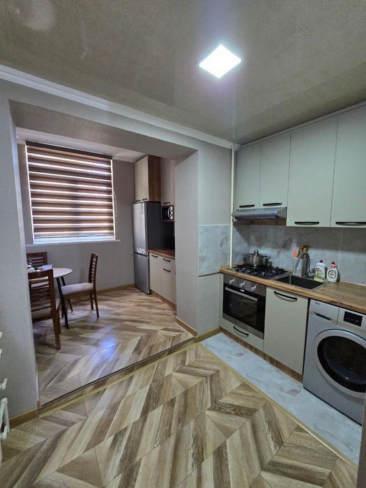 Сдаётся 2 ком в центре на Ц5 с ремонтом, укомплектована