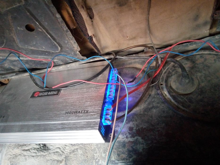 Сабвуфер в отличном состоянии