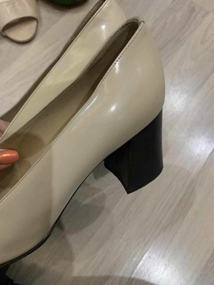 Оригинални дамски обувки Gucci номерът е 37 1/2