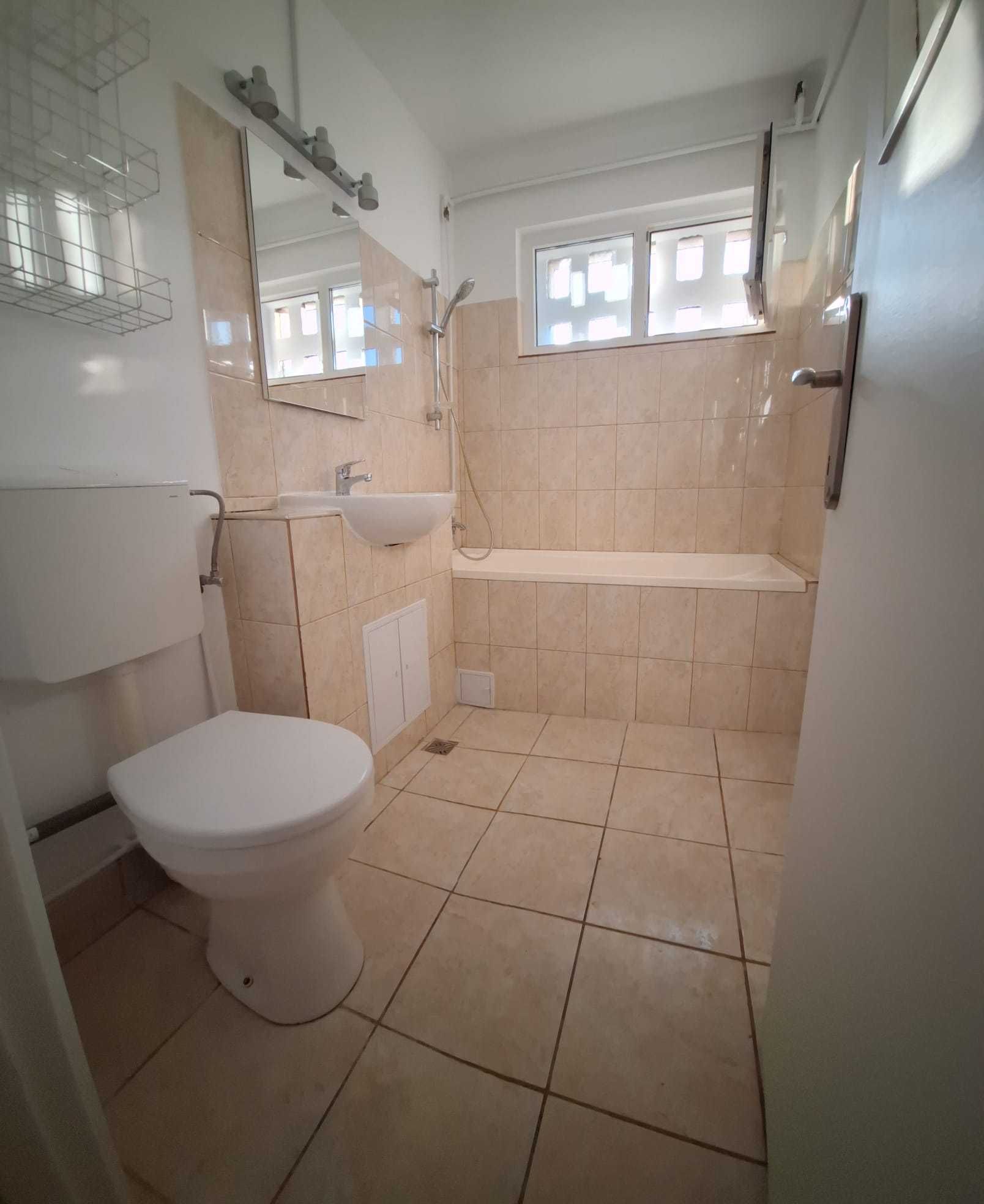 Proprietar, dau spre inchiriere Ap. 3 cam  in Gheorgheni