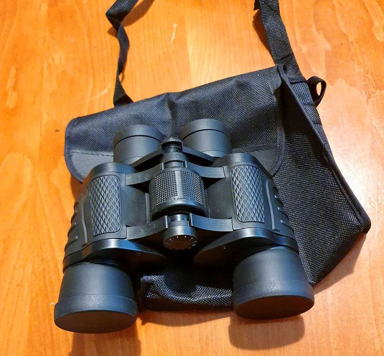 Бинокъл 10Х50 нов