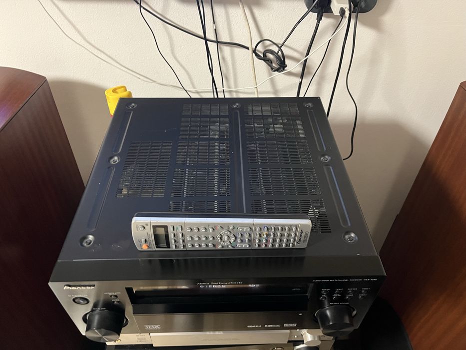 Receiver imens Pioneer VSX-1015 150W pe canal la 8 Ohni