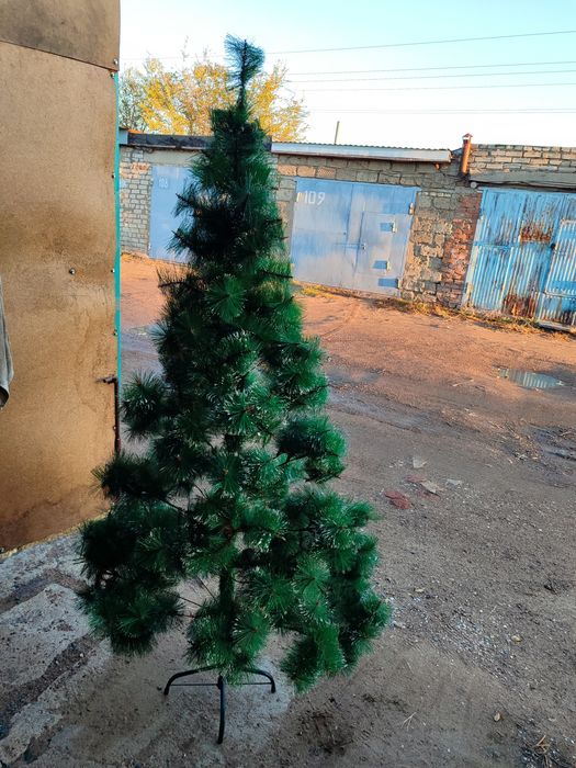 Продаётся искусственная ёлка