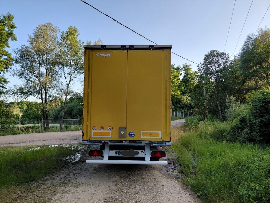 Semiremorca Krone SD