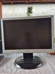 Monitor cu 2 cabluri inclus