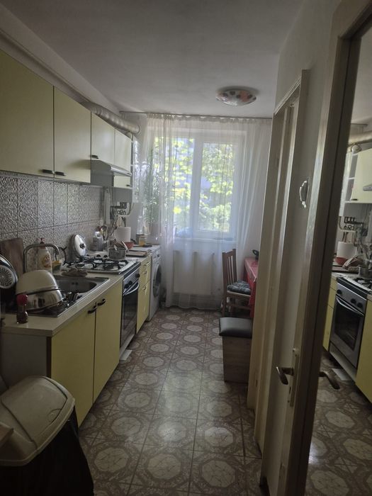 Vând apartament 3 camere