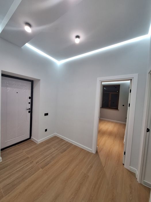 Срочно в центре продаю 3х комнатную квартиру