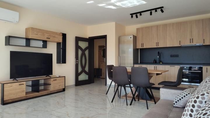 Тристаен апартамент под наем в жк. Южен