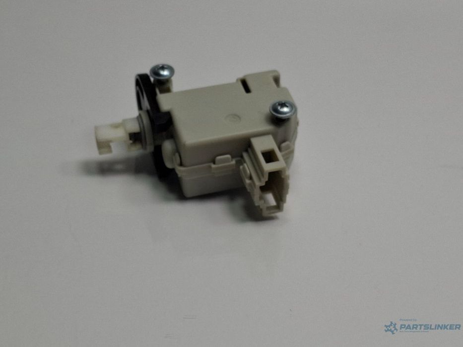 Motoras deschidere rezervor AUDI A4 III Avant 8ED, B7 2004 - 2008 TDI BKE, BRB 8E0862153A