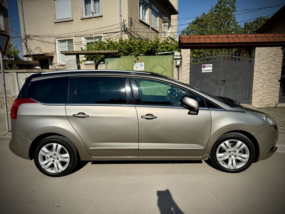 Peugeot 5008 2011г. 2.0 - 163 к.с.