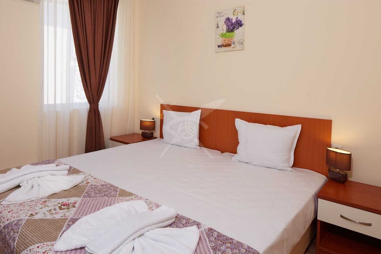Продава се Двустаен апартамент в Несебър - 62 кв.м за 1597 €/кв.м - Снимка #2
