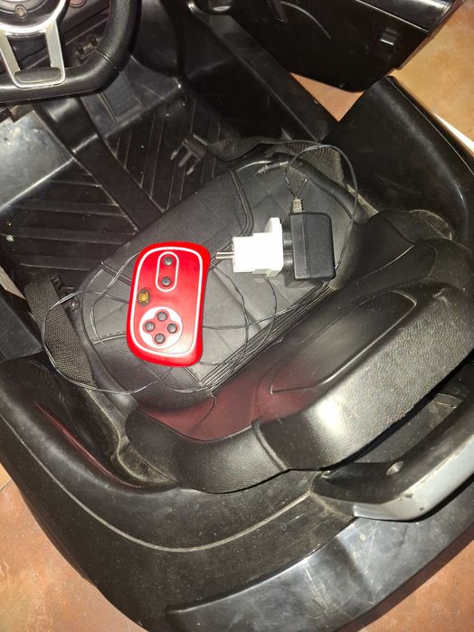 Акумолаторна(електрическа)кола с дистанционно