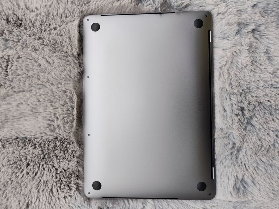 Apple MacBook 13" Pro 2020 4 Thunderbolts TouchBar i5 16gb ram, 512gb