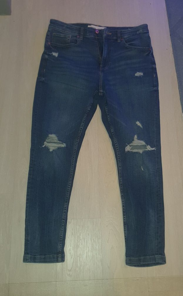 Blugi albastrii bershka