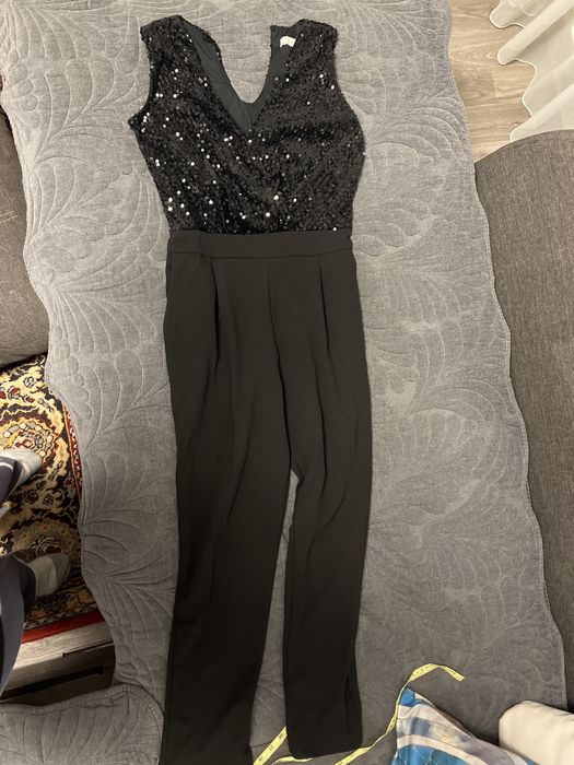 Комбинезон с пайетками