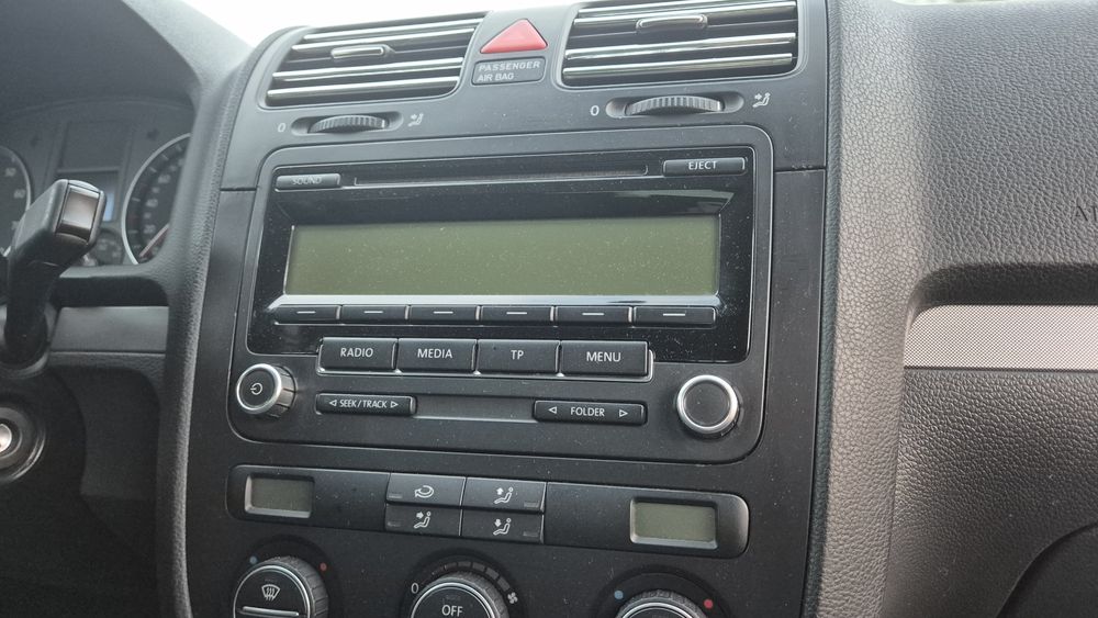 Vand  casetofon in stare buna