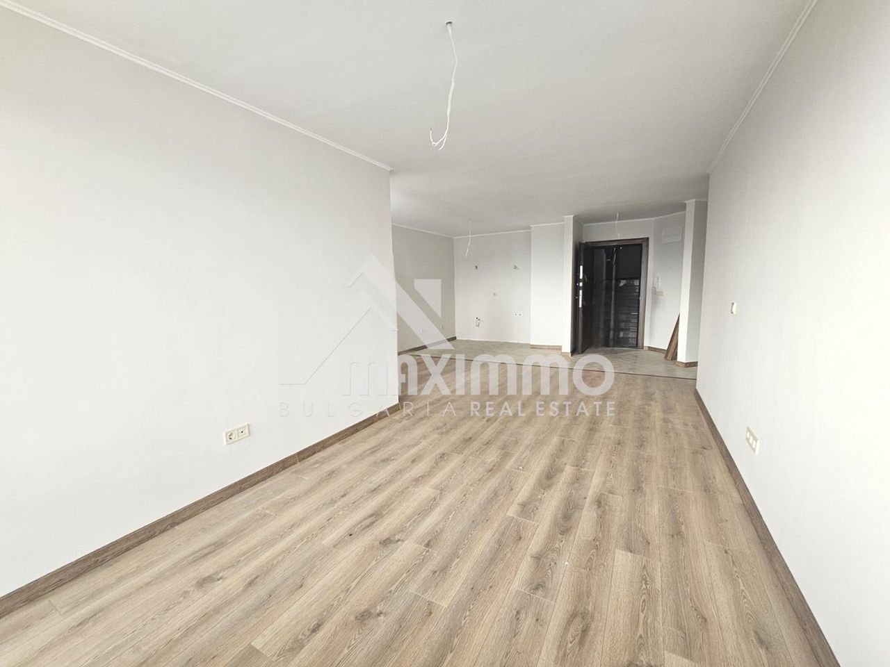 Продава се Двустаен апартамент в Варна, Виница - 70 кв.м за 1942 €/кв.м - Снимка #2