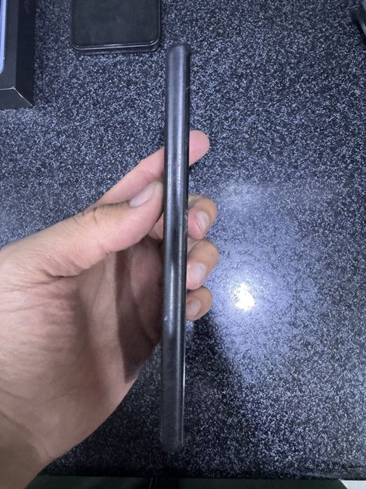 Samaung not 20 ultra pamit 8.256g holatini oqip tel qlila