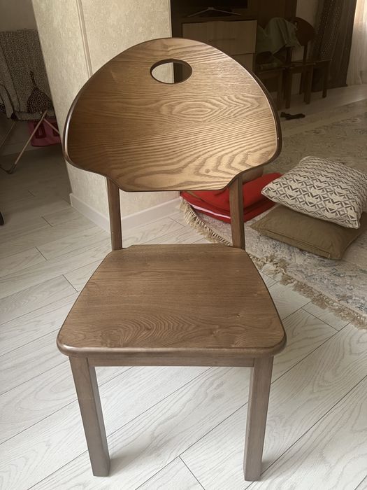 Деревянные стулья 8шт