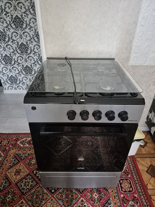 Продам газовую плиту