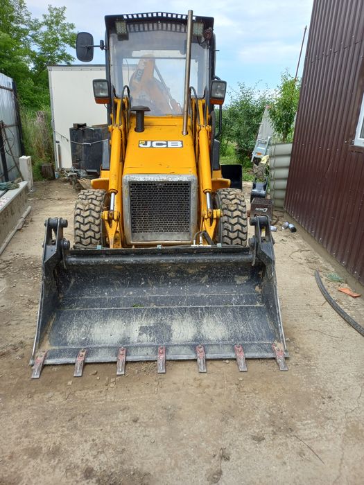 Inchiriez buldoexcavator