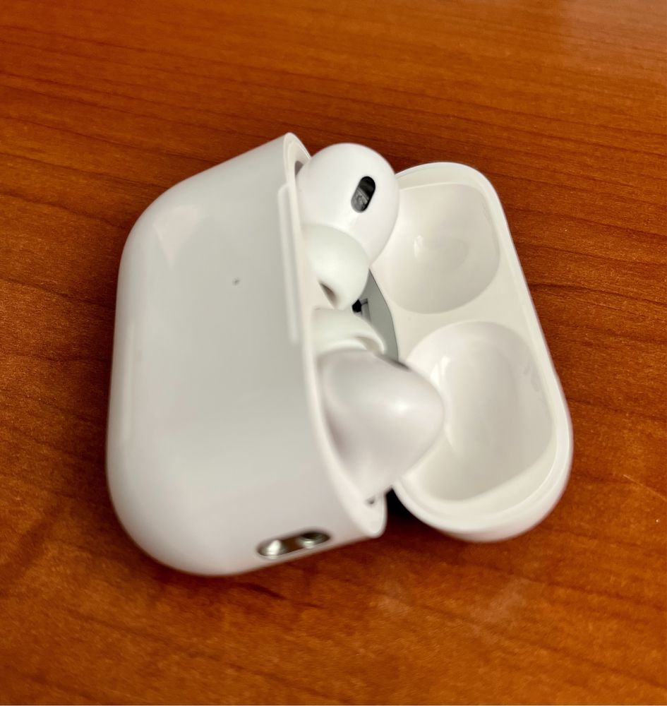 AirPods Pro 2, Noise cancelling, Wireless charging