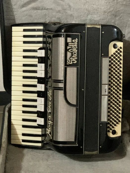 Оригинален италиански акордеон Stradella