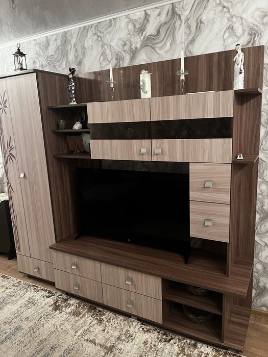 Стенка со шкафами