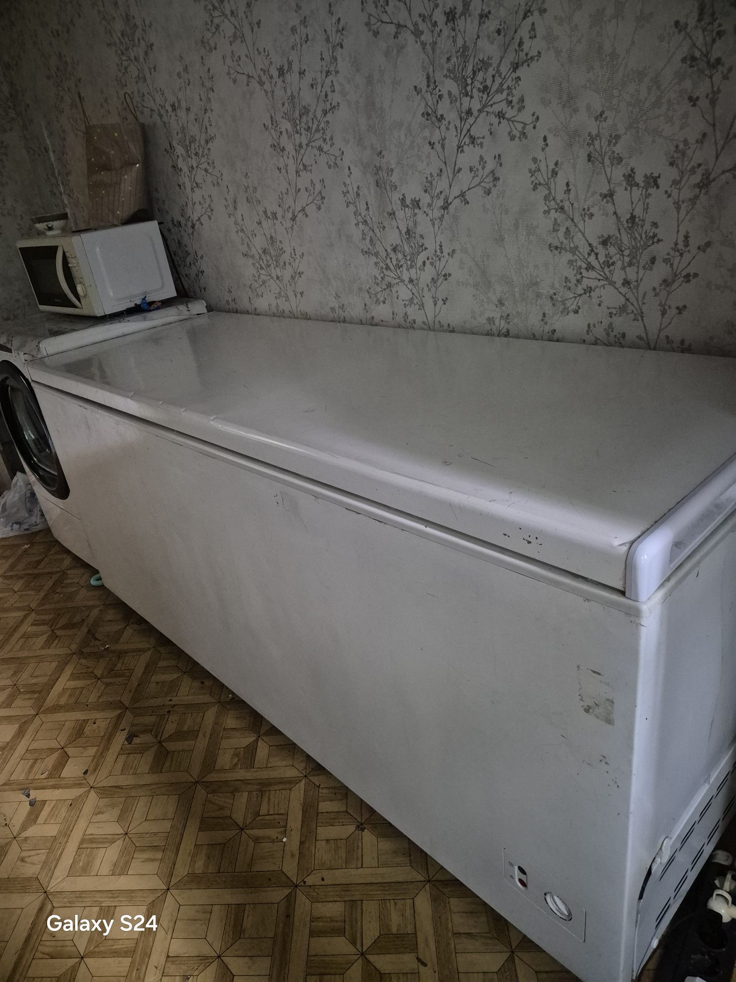 Продам морозильник