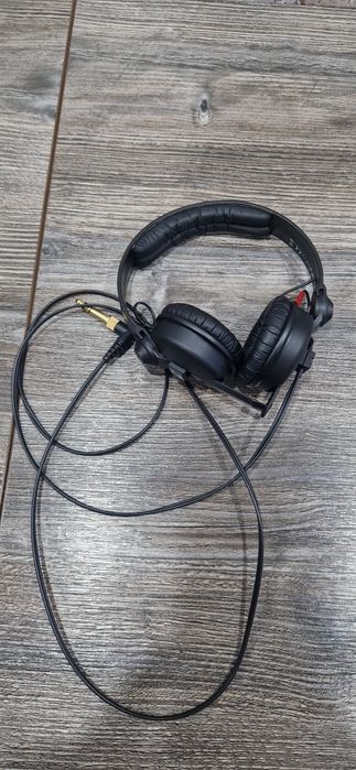 Продам наушники Sennheiser hd 25