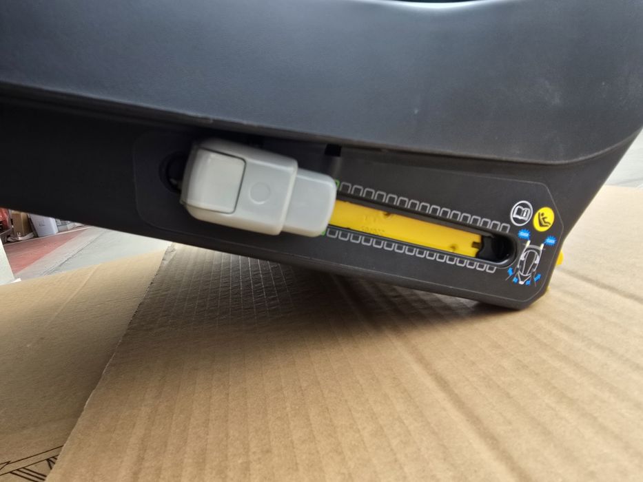 Maxi cosi family fix 360 car base база за кола Нова