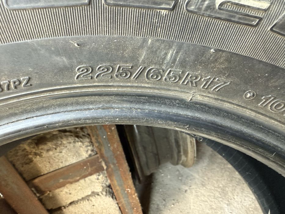 Продам резину 225/65/17