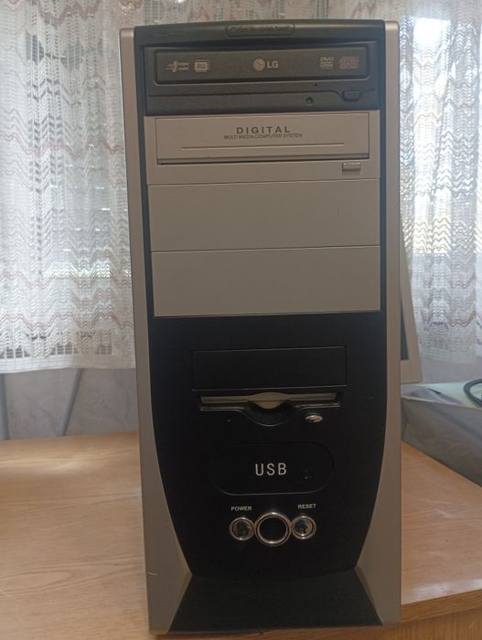 Настолен компютър