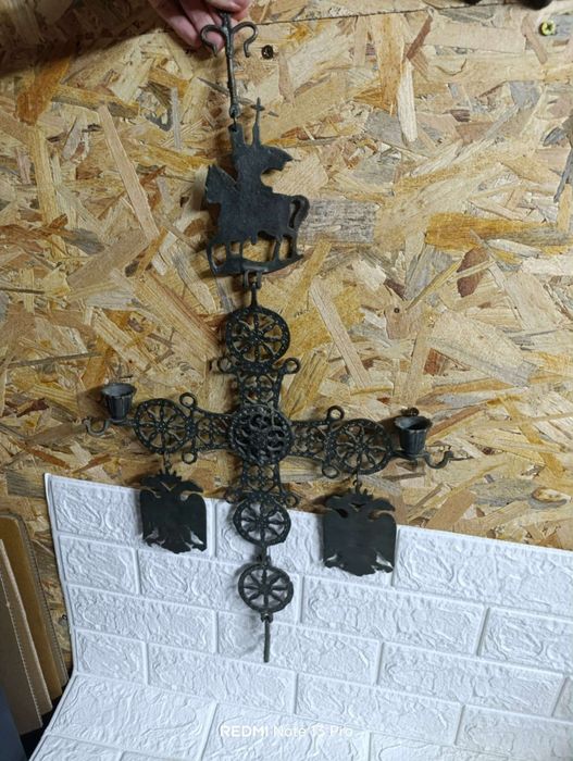 Голям византийски стенен кръст