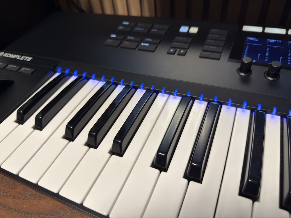 Komplete KONTROL S49 MK2