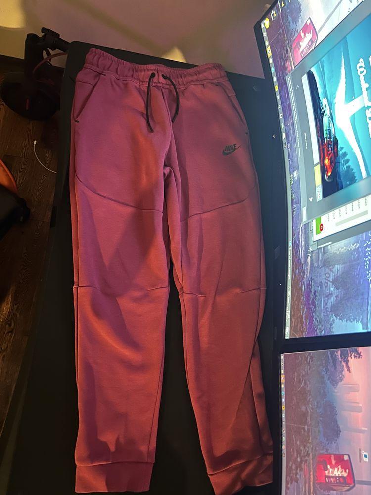 Оригинален Nike Tech fleece детски xl