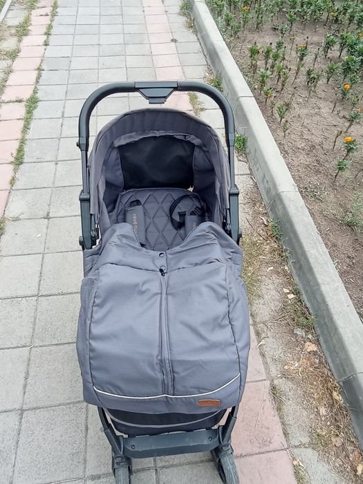 Продам коляску срочно.