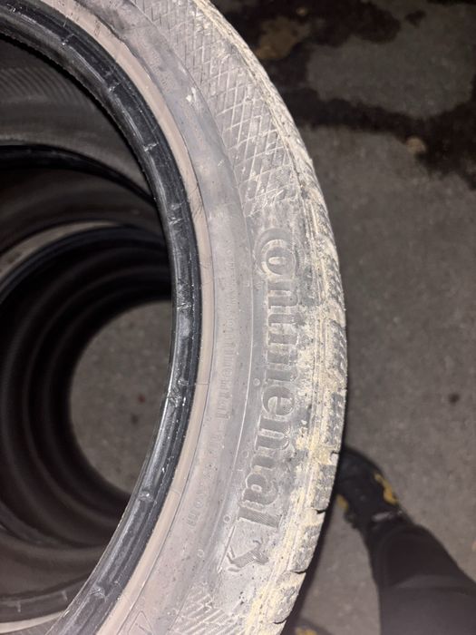 245/40/18 Continental