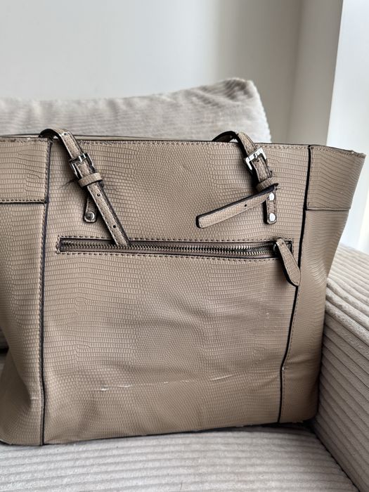 Guess чанта със забележки