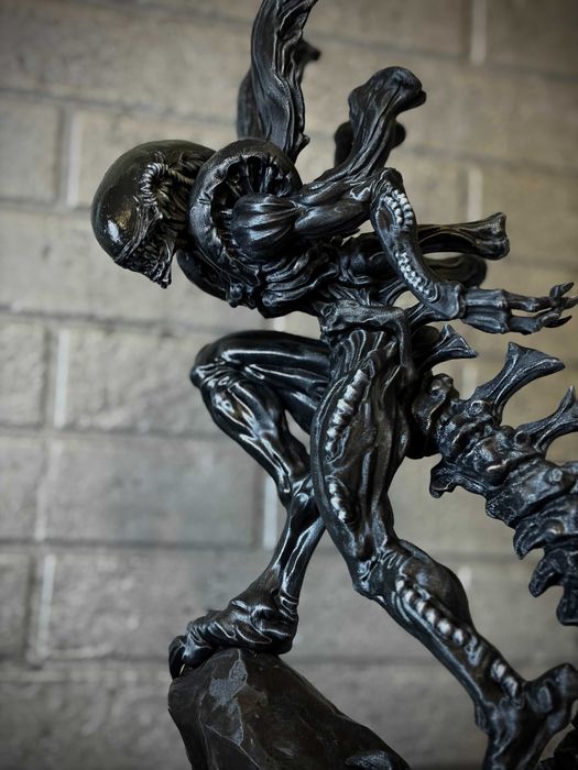 Figurină Alien (Xenomorph) – 40 cm, vopsită manual