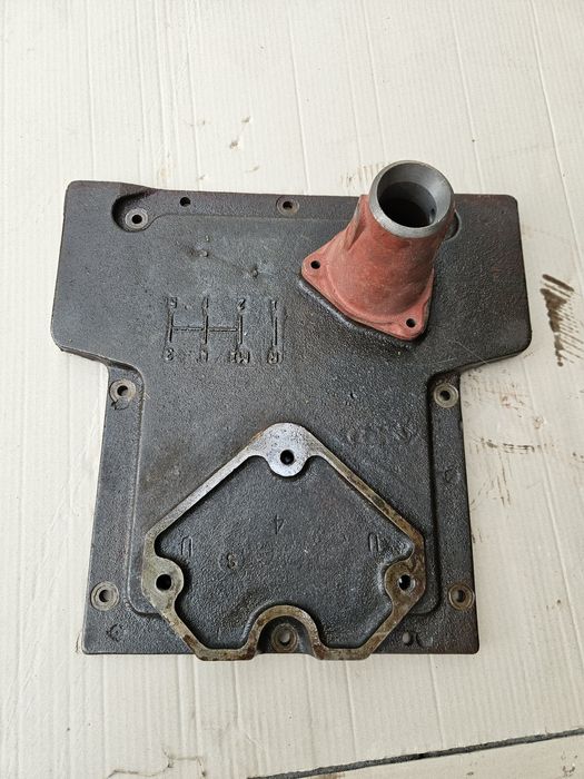 Capac cutie viteza tractor u650 nou original romanesc